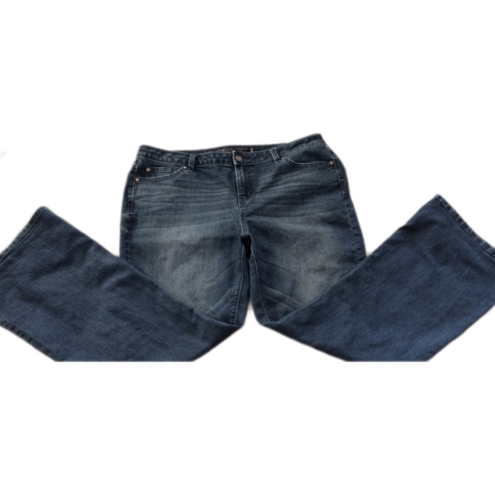 Woman Jennifer Lopez Jeans Boot Cut size 16S in excellent condition